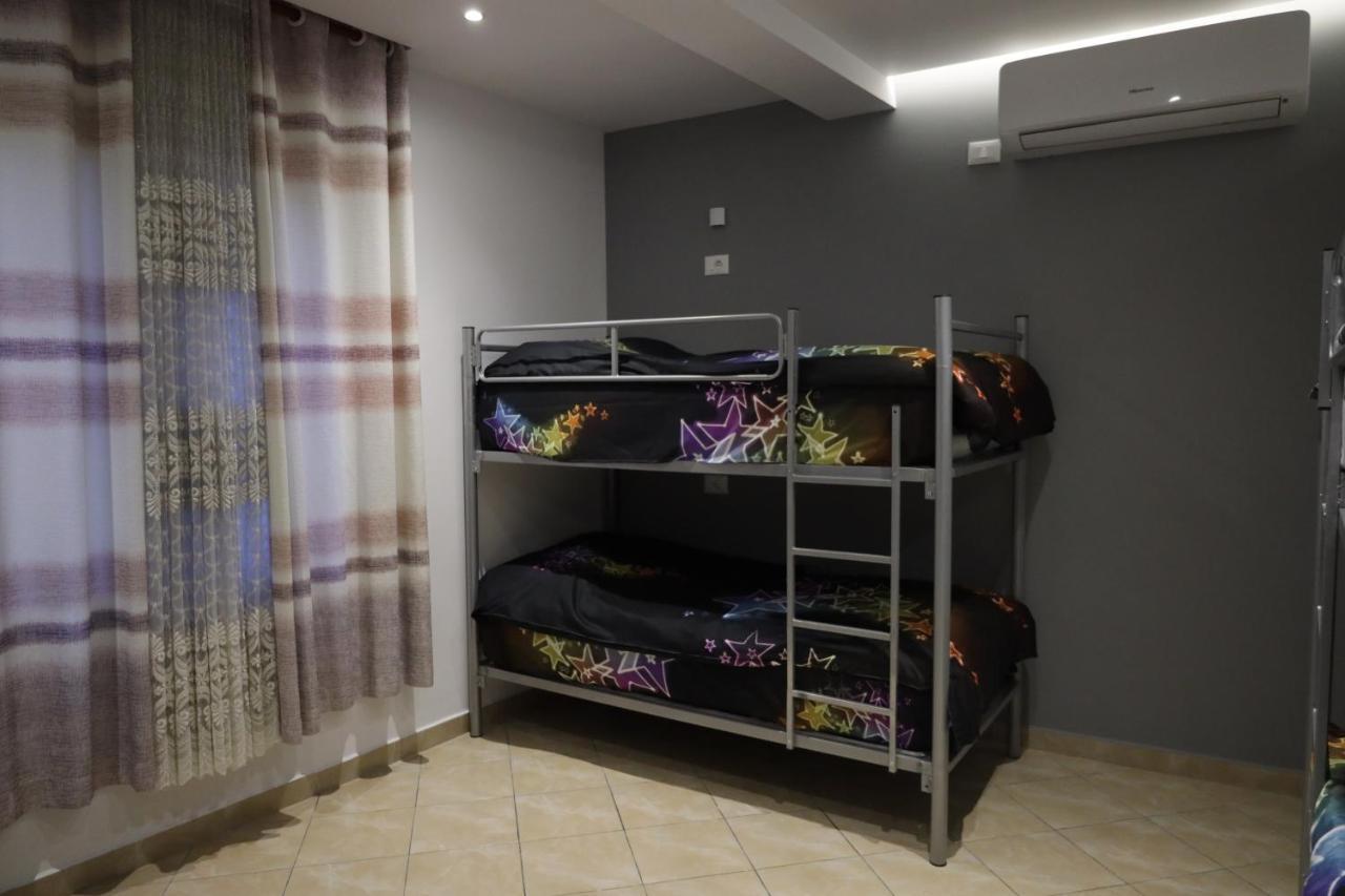 Sonche Hostel 티라나 외부 사진