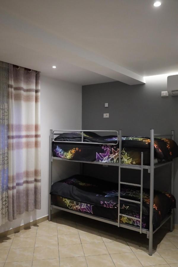 Sonche Hostel 티라나 외부 사진